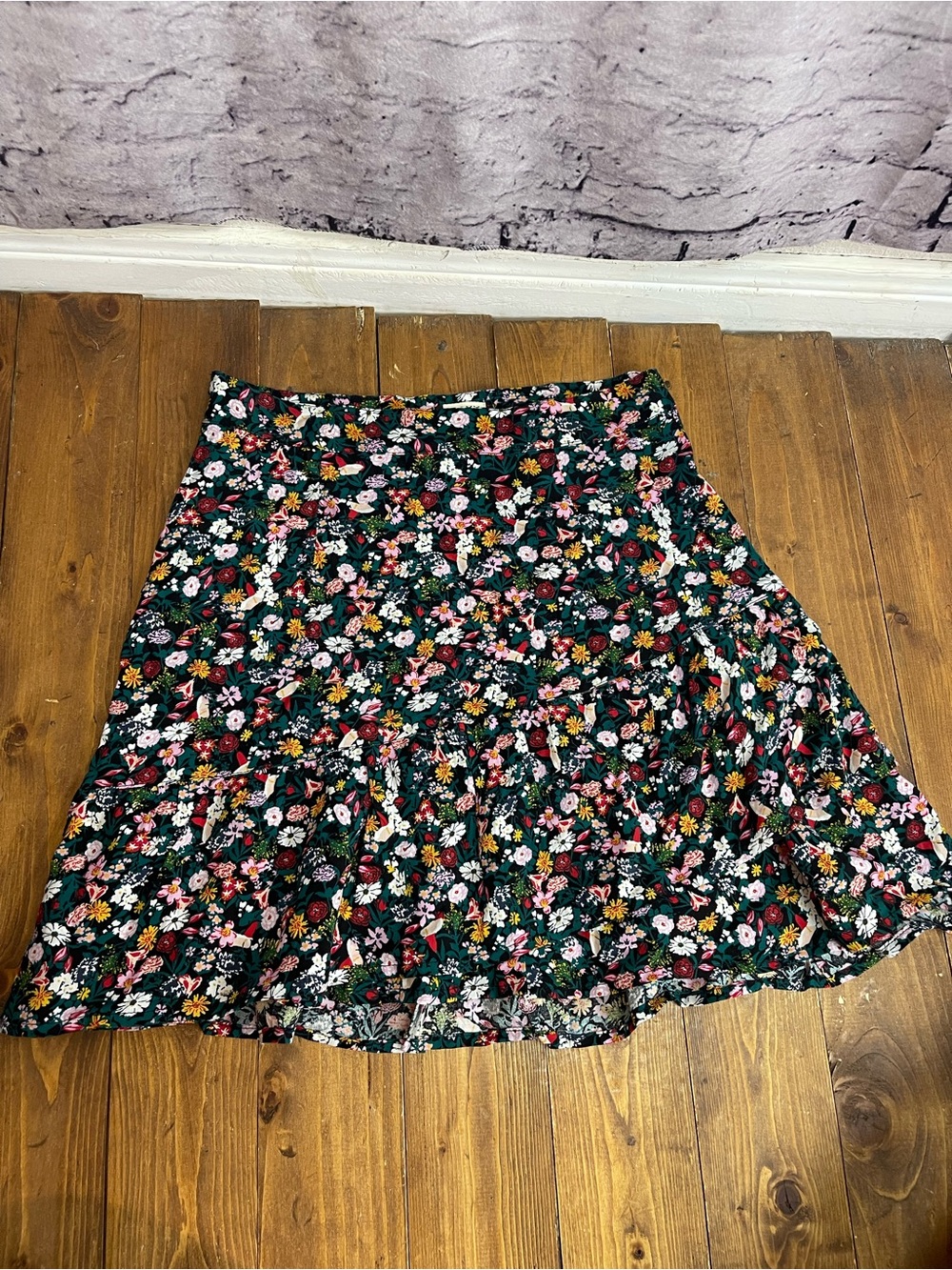 Roxy size small black floral print skirt